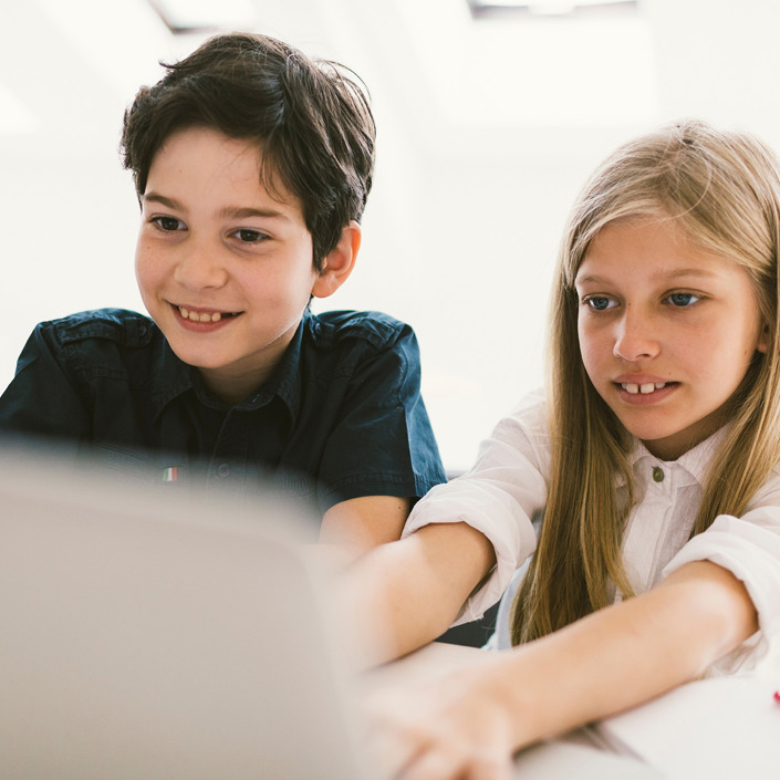 Skoleboern Ved PC